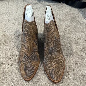 Free People Anima Charm Double V Booties Size 7.5 NWT